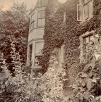 1898 Philip de László looking out of a window, Berwick Lodge, Ryde, Isle of Wight 
