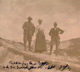 1900 Lucy de László and Sir Ernest Cassel and a mountain guide, Riederfurka, Switzerland